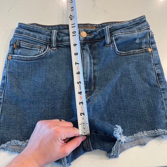 Judy Blue Jean Shorts with Raw Hem Size Medium‎ - Picture 7 of 8